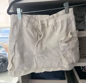 SHEIN white cargo skirt  thumbnail 1