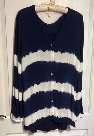 Aeropostale Large Women’s Navy and White Button Flowy Nautical Top thumbnail 1