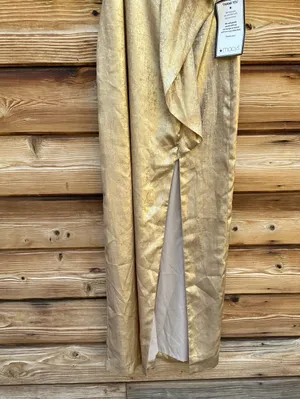 Adrianna Adrianna Papell Gold Metallic Layered One-Shoulder Gown Size 2 thumbnail 8