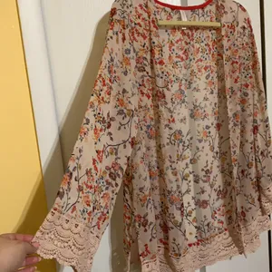 Floral sheer cardigan Size M thumbnail 3