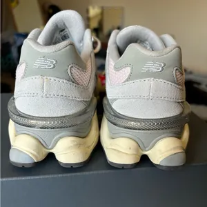 New Balance 9060 thumbnail 3