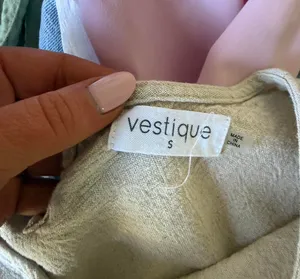 Vestique Linen Crop Top thumbnail 3