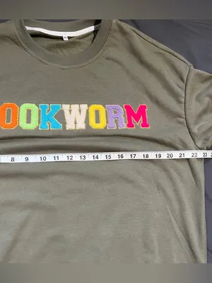Bookworm Green Crewneck Sweater Women’s Medium Reading Teacher Appliqué Cute thumbnail 3