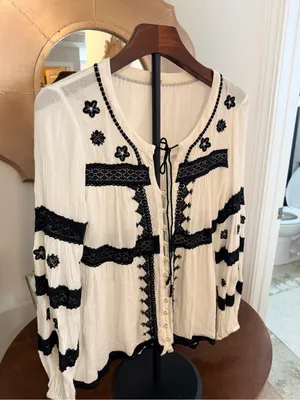 Free People White Button Down Top Black Embroidery & Lace Detail Boho Festival thumbnail 9