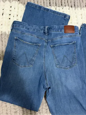 Women’s wrangler flare jeans size 33X32 thumbnail 2