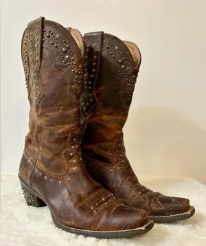 Ariat Womens Rhinestone Cowgirl Boots in Sassy Brown Size 7 thumbnail 1