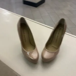 Chic Beige Platform Heels Nude Paten 7M. Very nice! Chinese Laundry thumbnail 8
