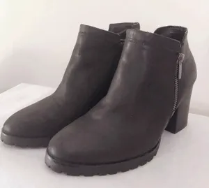 Lucky Brand Black Leather Ankle Boots thumbnail 6
