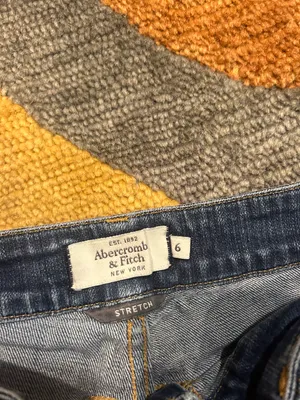 Abercrombie Vintage Pockets Y2K Style Denim Jean Shorts Women’s Size 6 thumbnail 4