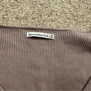 Abercrombie sweater thumbnail 2