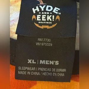 Halloween unsex lounge shirt Size XL. Hide and Eek - Pumpkin Print thumbnail 2