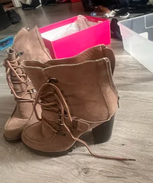 Shoedazzle Platform brown boots thumbnail 1