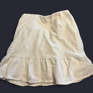 Lily Rose White patterned skirt Size M thumbnail 1