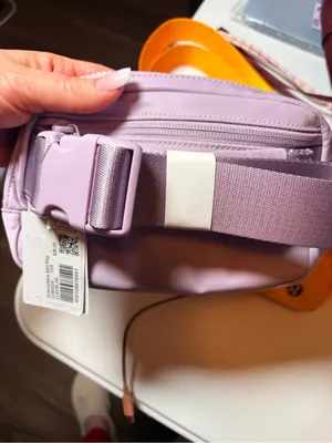 Lululemon Everywhere Belt Bag thumbnail 3