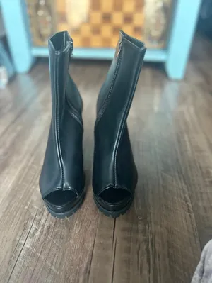 Heeled Peep Toe Booties Black Size 6.5 thumbnail 9