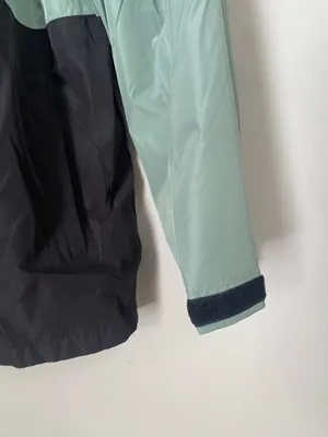 Crane Lightweight Hooded Windbreaker in Sage & Black thumbnail 5