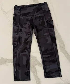 Lululemon Fast & Free High Rise Crop Leggings Women’s 6 Gray Camo Reflective Gym thumbnail 1