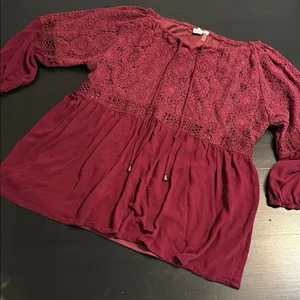 Simply‎ Noelle Burgundy Lace Blouse thumbnail 1
