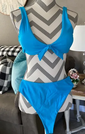 Turquoise bikini Size M thumbnail 1