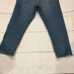 Levi’s blue wedgie cropped jeans thumbnail 5