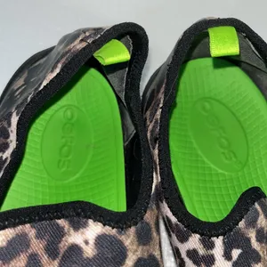 Oofos leopard print slip on recovery shoes size 7 1/2 thumbnail 7