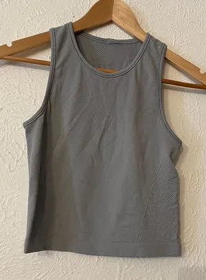 lululemon athletica Gray Sleeveless Crop Tank Top Size 2 thumbnail 1