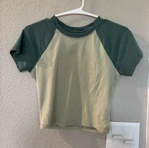 Hollister Baby Tee thumbnail 1