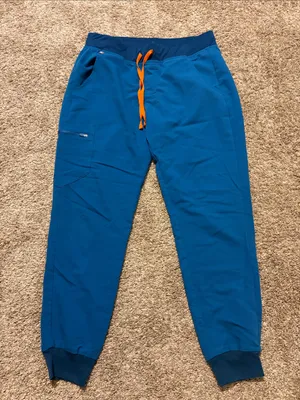 Figs Women’s Blue Alps Catarina One Pocket Scrub Top & Zamora‎ Joggers Medium thumbnail 7