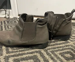 Gray Chelsea Ankle Boots with Side Zipper Size 6 thumbnail 2