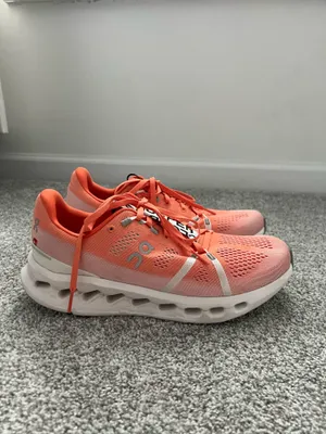 On Cloud Running Shoes thumbnail 3