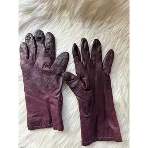 Vintage Leather Gloves in Burgundy thumbnail 4