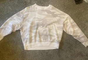 PINK Victoria’s Secret Whit Camo Crewneck thumbnail 1