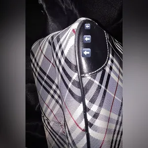 AUTHENTIC BURBERRY CHECK HANDBAG 🖤 thumbnail 3