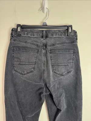 American Eagle Outfitters Washed Black High-Rise Stretch Curvy Mom Jean size 4 thumbnail 4