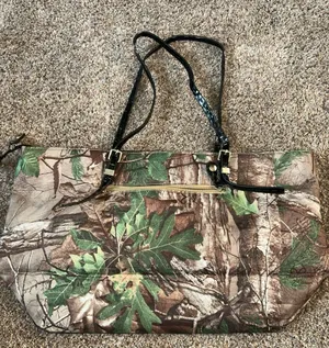 Realtree® Camo Print Purse, Camouflage Large Women’s Tote Handbag thumbnail 1