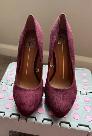 XIO Burgundy Heel Size 7.5 Purple thumbnail 1