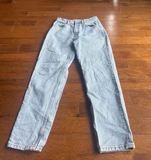 Mom Jeans thumbnail 1