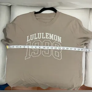 Lululemon Relaxed Fit Cotton Jersey T-Shirt Top Beige Tan 1998 Graphic Tee thumbnail 6