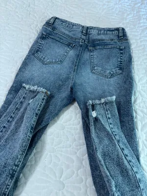 Loose fit ripped jeans thumbnail 5