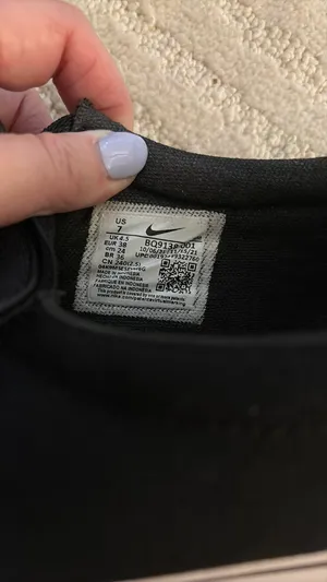 Nike Sneakers thumbnail 3