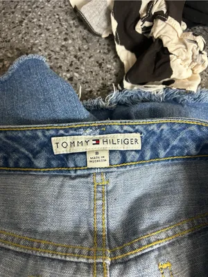Vintage Tommy Hilfiger Blue Denim Cutoff Shorts thumbnail 2