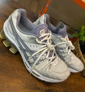 Oasis Asics Gel-Kinsei OG Sneaker Running Shoes Women Sports size 9 thumbnail 1