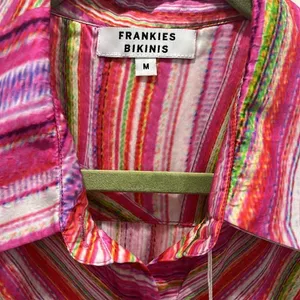 NWT Frankie’s Bikinis Fifi Button Down Short Sleeve Multi Colored Blouse Sz M thumbnail 4