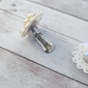 Vintage Clip On Earrings Shell with Faux Pearl & Clear Gems thumbnail 7