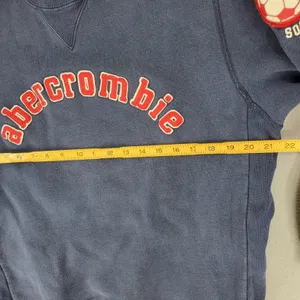 Abercrombie Sweatshirt Womens XL Blue Vintage Y2K Soccer Patch Crewneck Pullover thumbnail 4