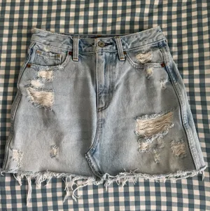 Abercrombie and Fitch Skirt thumbnail 3