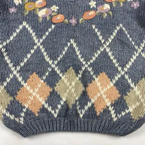 Vintage Women's Chunky Knit Sweater Size Medium Needles and Yarn Crochet‎ Floral thumbnail 5