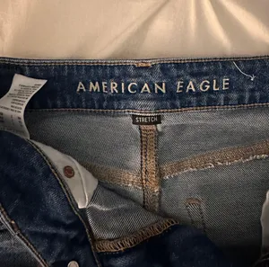 American Eagle mom straight jeans thumbnail 4
