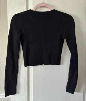 Brandy Melville Long Sleeve Ribbed 1/4 button up shirt thumbnail 2