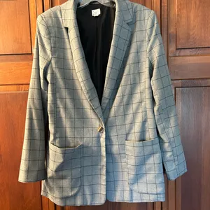 a new day Gray Plaid Blazer size Medium preppy thumbnail 1